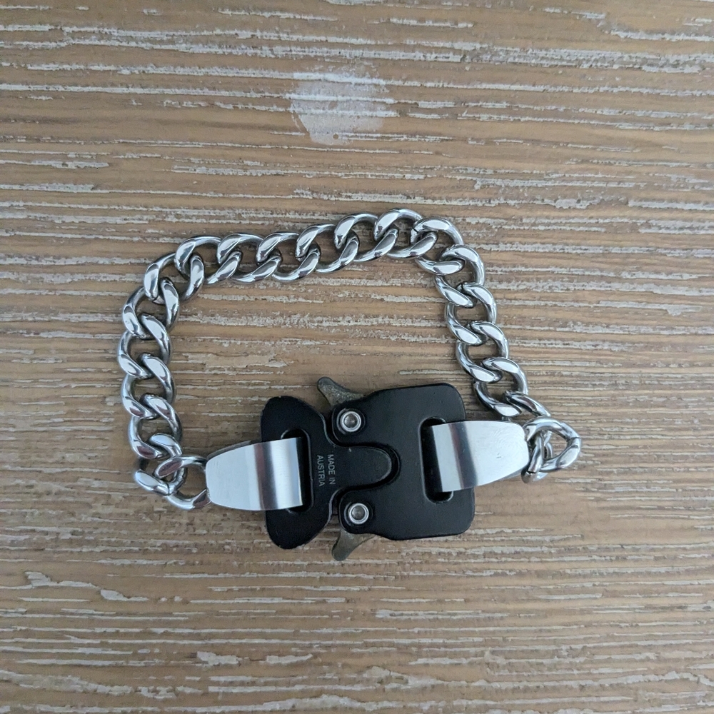 Alyx bracelet